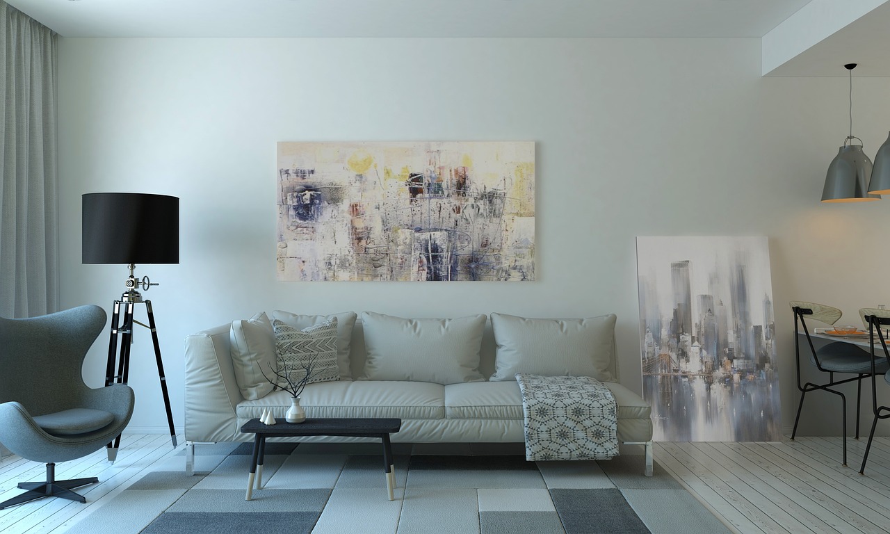 Gezellige woonkamer met woonboerderij interieur stijl, linnen kussens en houten accessoires in een appartement